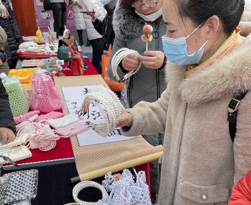 祝福三·八婦女節(jié)，勵(lì)志珠珠繡添風(fēng)采！------記手工之家參加“幸福叢臺、巾幗添彩”手工藝品展