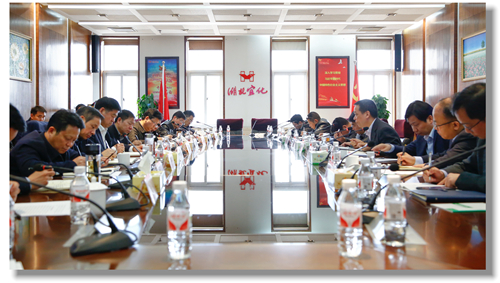 農(nóng)行湖北省分行副行長(zhǎng)李新平一行到訪宜化集團(tuán)(圖1) 農(nóng)行湖北省分行副行長(zhǎng)李新平一行到訪宜化集團(tuán)(圖1)