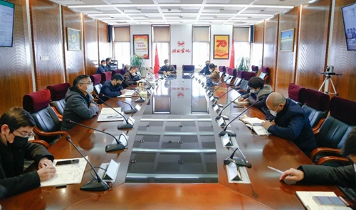 集團召開技改項目專題會(圖1)