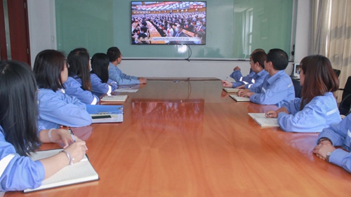 向抗疫英雄致敬！宜化集團(tuán)組織收看全國(guó)抗擊新冠肺炎疫情表彰大會(huì)(圖8)