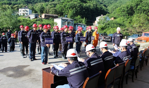 礦業(yè)公司：思維碰撞、經(jīng)驗(yàn)共享，講出班組安全管理標(biāo)準(zhǔn)化建設(shè)好辦法(圖3)