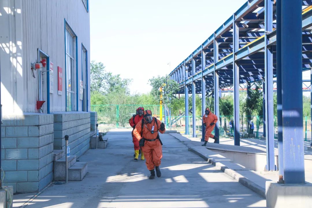 【安全生產(chǎn)月】防患未然！聯(lián)化公司開展?；沸孤┦鹿蕬?yīng)急救援演練