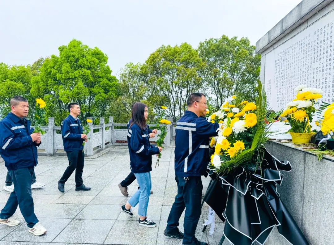 在緬懷中汲取奮進(jìn)力量！這場主題黨日活動(dòng)“走心”更“入心”！(圖4)