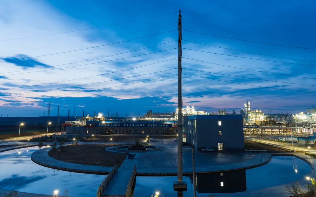 夜幕下的新疆宜化，有著別樣風(fēng)情(圖4)