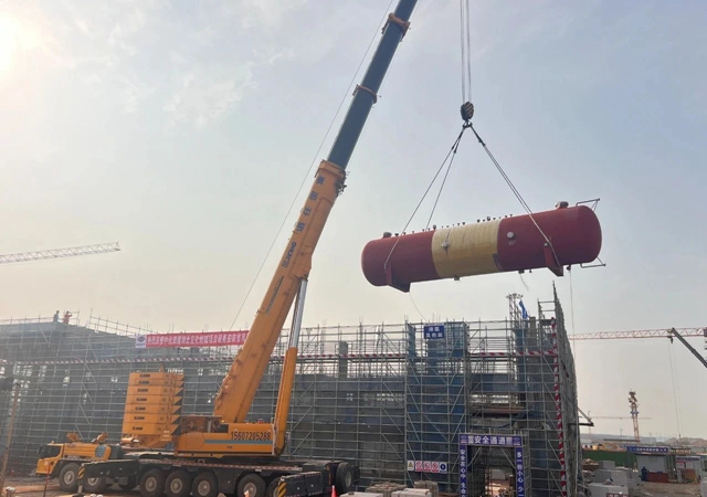 首臺大型設備“落戶”，氯堿新能源項目吹響工程設備安裝新號角！