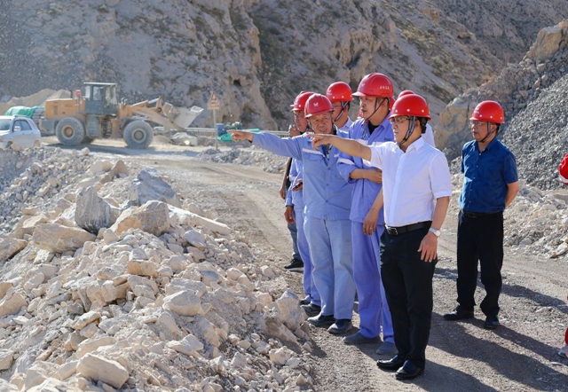 王大真一行到內(nèi)蒙區(qū)域現(xiàn)場調(diào)研(圖1) 王大真一行到內(nèi)蒙區(qū)域現(xiàn)場調(diào)研(圖1)