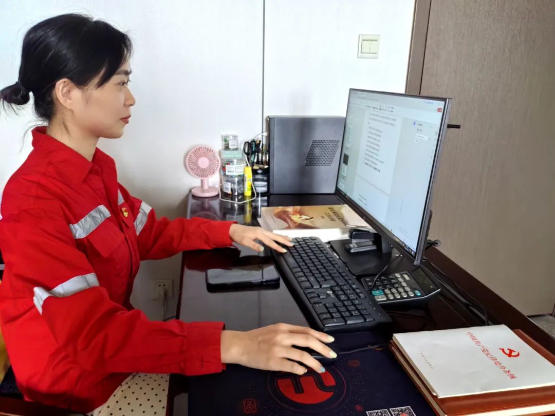 【宜化榜樣】化機(jī)公司李丹：提升素質(zhì)強(qiáng)技能，勇于奉獻(xiàn)顯擔(dān)當(dāng)(圖2)