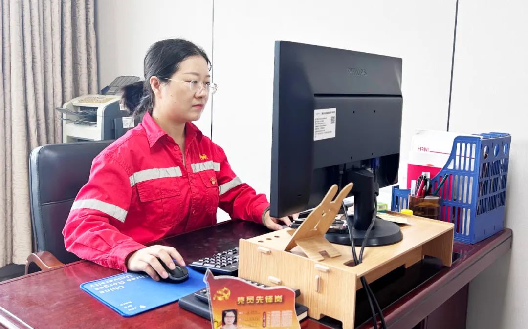 【宜化榜樣】化機公司牛艷嬌：恪盡職守勇?lián)?，廉潔自律揚清風(圖3)