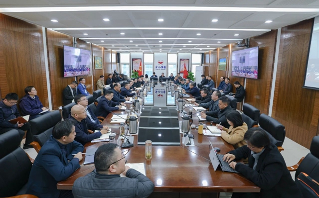 集團(tuán)召開全面預(yù)算工作調(diào)度會及11月份安全例會(圖1) 集團(tuán)召開全面預(yù)算工作調(diào)度會及11月份安全例會(圖1)