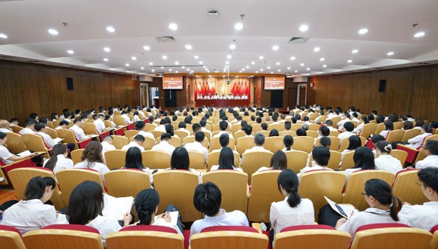 宜化集團召開集中整治違規(guī)吃喝動員部署會(圖1) 宜化集團召開集中整治違規(guī)吃喝動員部署會(圖1)