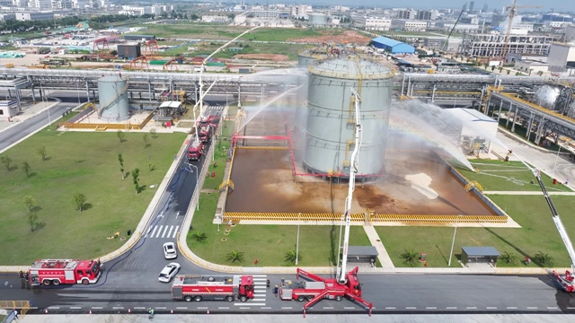 新宜化工開展?；钒踩a(chǎn)事故應(yīng)急演練