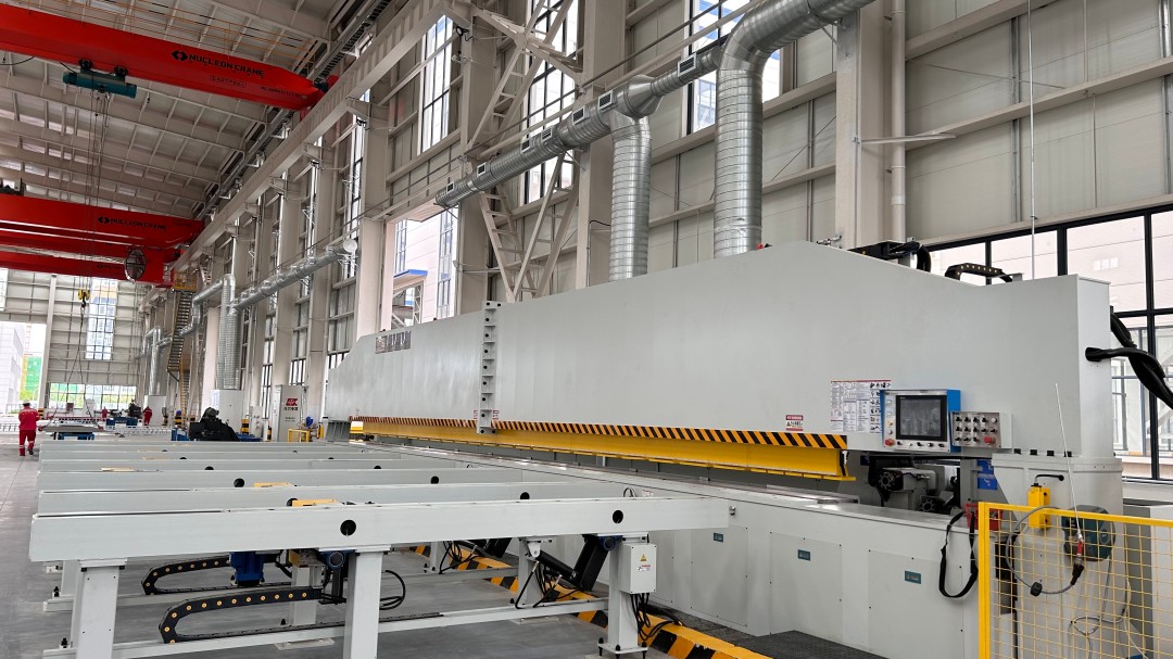 數(shù)控臺(tái)式銑邊機(jī)