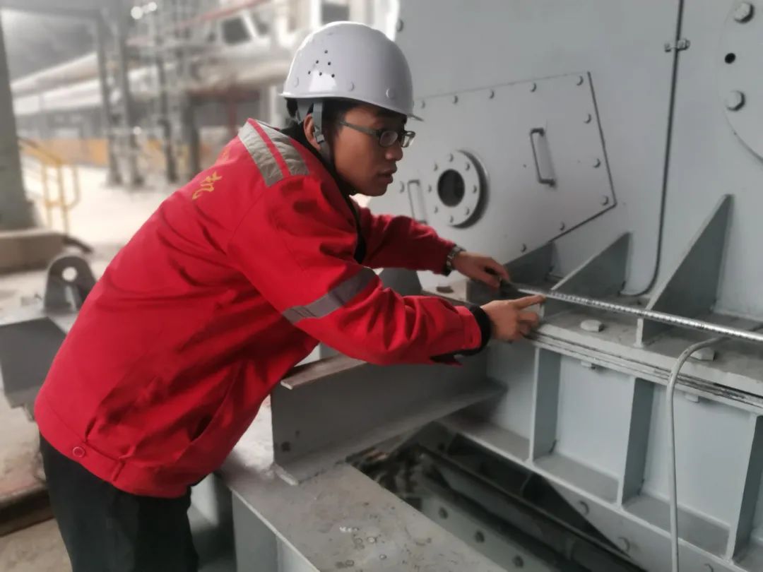 【生產(chǎn)技術(shù)標(biāo)兵】預(yù)決算部秦偉民:忠于職守勤鉆研 愛(ài)崗敬業(yè)勇?lián)?zé)(圖3) 圖片