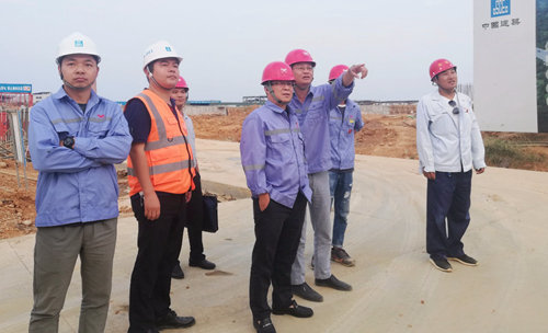 王大真節(jié)日期間現(xiàn)場察看新項(xiàng)目建設(shè)情況