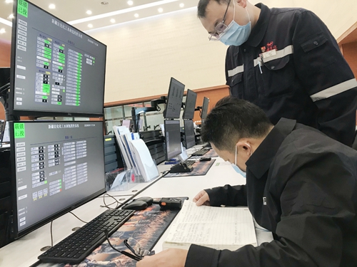 王大真到新疆宜化、新疆宜化礦業(yè)走訪慰問(wèn)干部職工