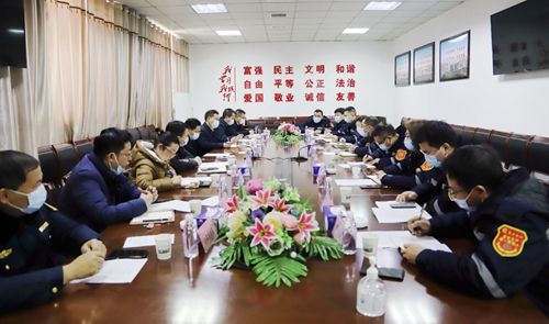 宜都市委副書記、市長李澤剛一行到楚星公司開展“千名干部進(jìn)千企”服務(wù)活動