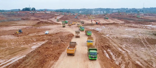 大干快上！氨醇項目施工現(xiàn)場熱火朝天