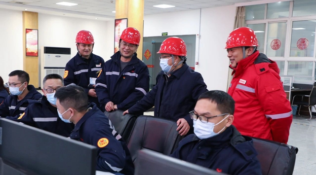 王大真除夕當(dāng)天到松滋肥業(yè)、楚星公司和研發(fā)中心走訪慰問